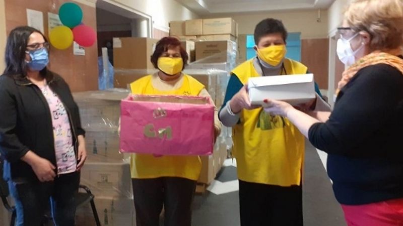 Comunicadores de María entregan donación al Hospital de Niños