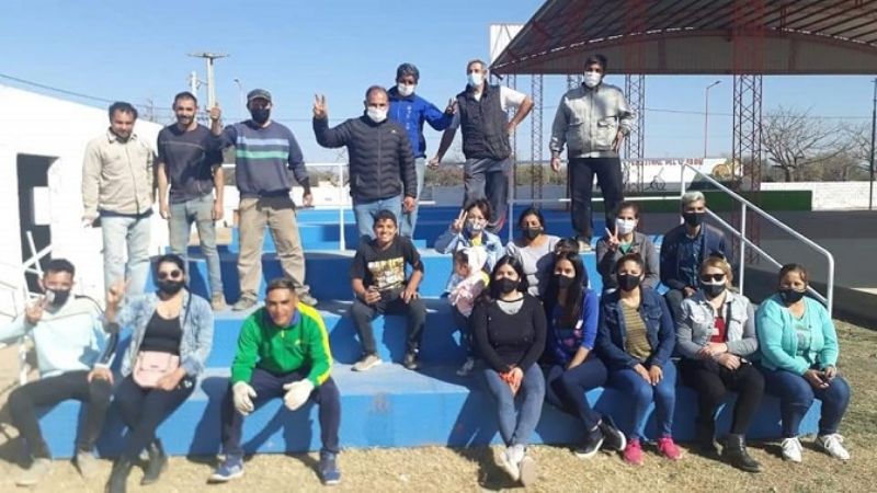 Nuevas tribunas para el Polideportivo de Quirós