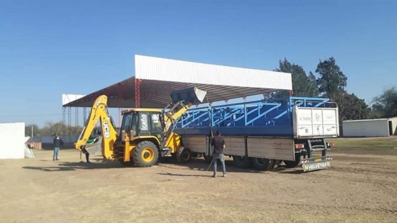 Nuevas tribunas para el Polideportivo de Quirós