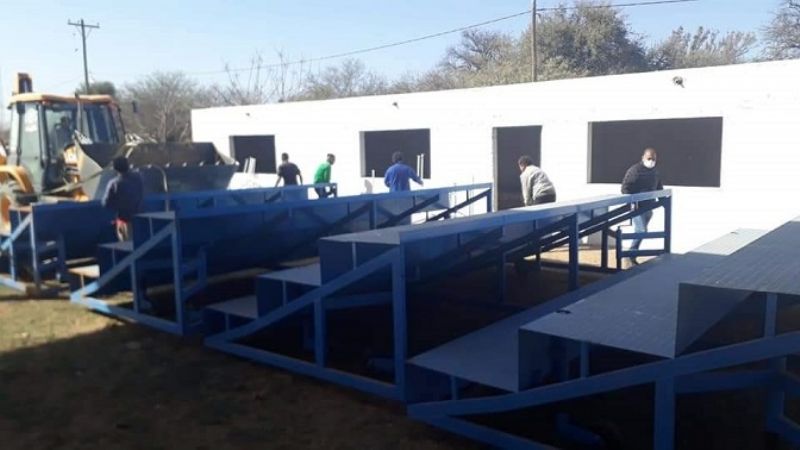 Nuevas tribunas para el Polideportivo de Quirós