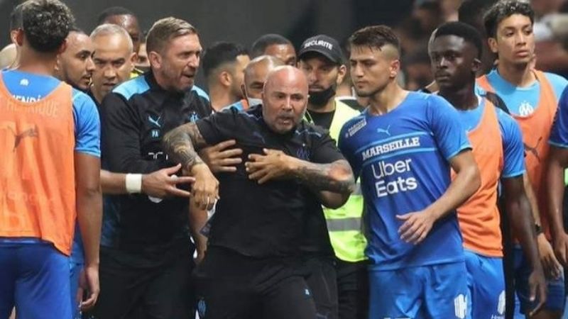 Hinchas de Niza agredieron a Sampaoli y sus jugadores