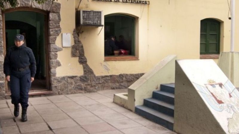 Detienen a un hombre por pegarle a su pareja