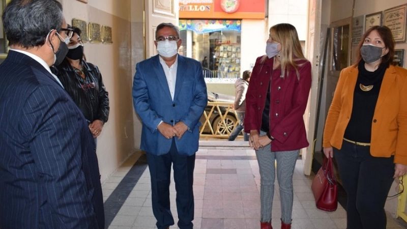 El Gobernador Raul Jalil visitó a los alumnos de la ENCJA