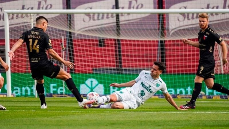 Independiente cayó con Atlético y peligra la cima