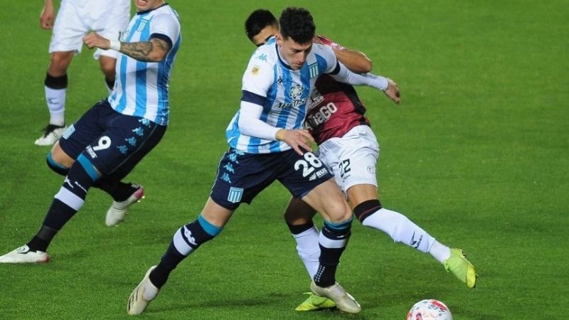 Racing empató y también manda en la Liga Profesional