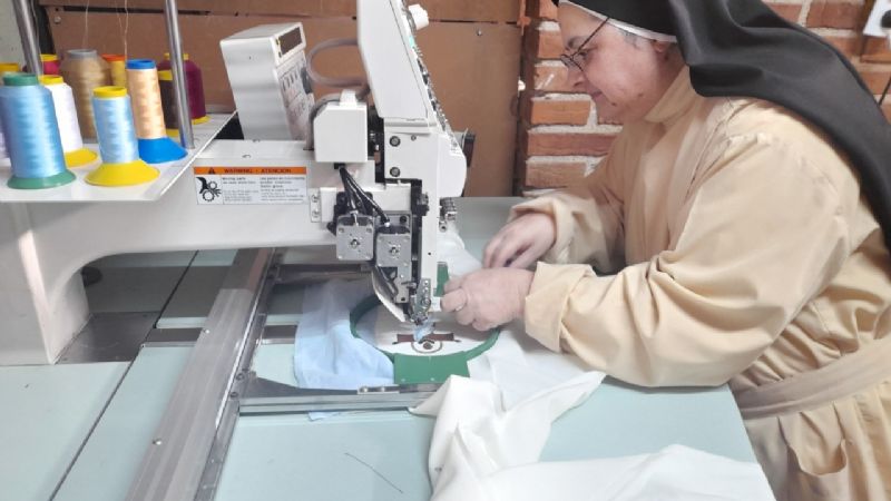 Las monjas dominicas preparan más de 400 estolas