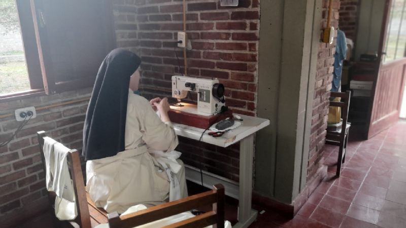 Las monjas dominicas preparan más de 400 estolas