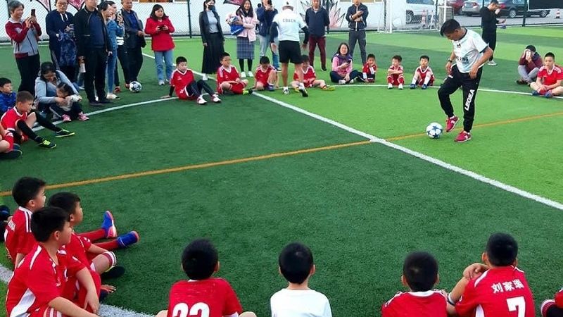 César Cruz vuelve con su método “CRZ Football Pibes 10”