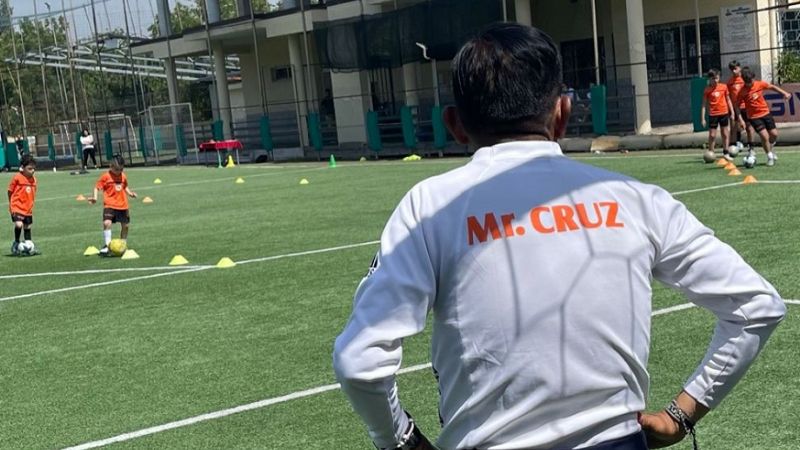 César Cruz vuelve con su método “CRZ Football Pibes 10”