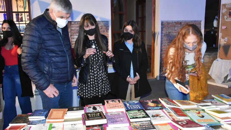 Exitosa jornada del sábado en el Mercado de Libros
