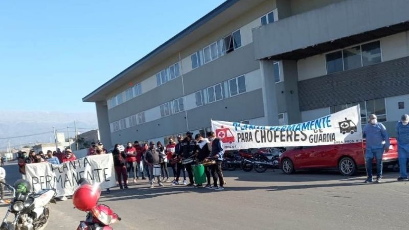 Precarizados de Salud protestan en el Mini Hospital “Carlos Bravo”