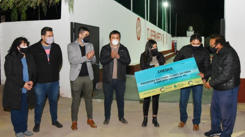 Inauguraron el playón deportivo del Club San Martín de Copacabana