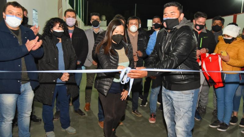 Inauguraron el playón deportivo del Club San Martín de Copacabana