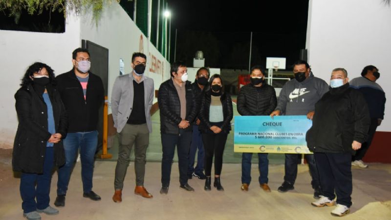 Inauguraron el playón deportivo del Club San Martín de Copacabana