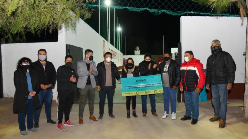Inauguraron el playón deportivo del Club San Martín de Copacabana