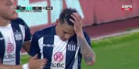 CARLOS AUZQUI, que jugó seis años en Estudiantes, no celebró su gol en contra del 