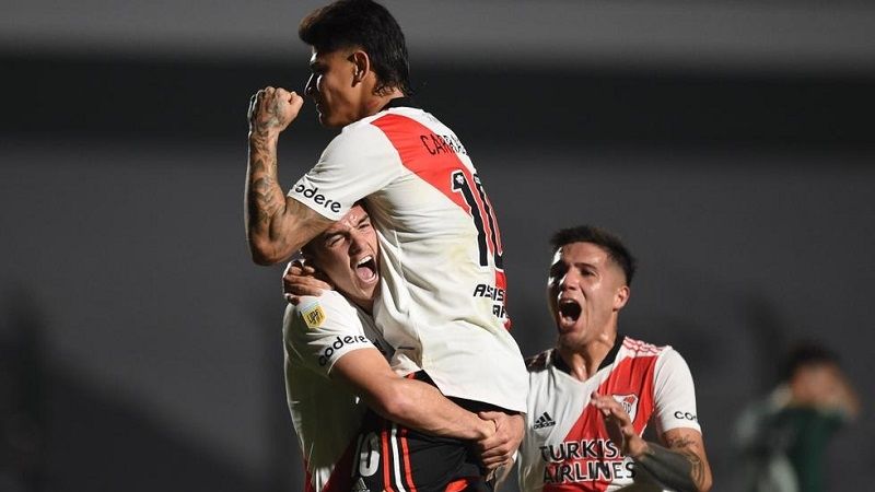 River se lo dio vuelta a Sarmiento y está a 2 puntos de la cima