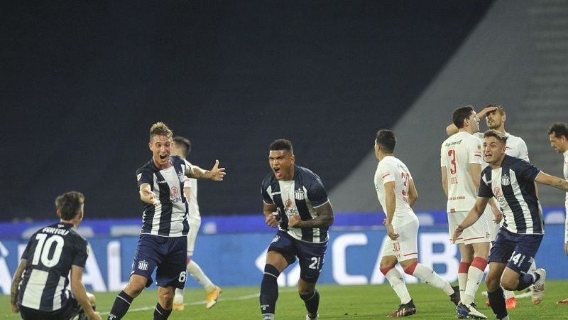 Talleres venció a Estudiantes y es líder junto a Lanús