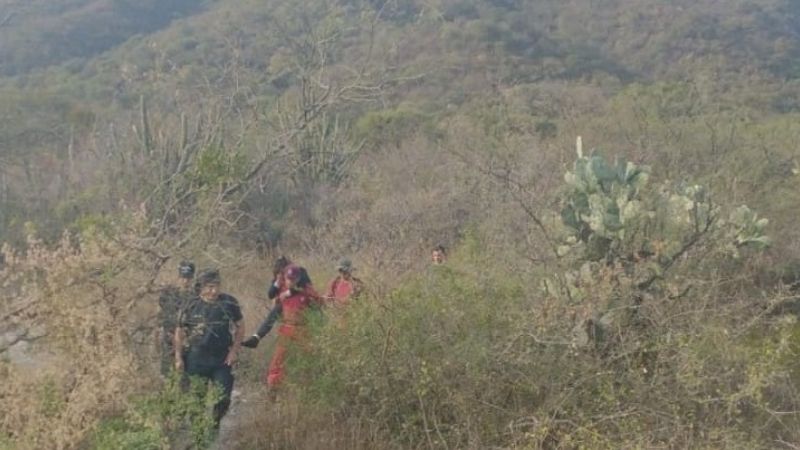 Rescatan a una mujer que se lesionó subiendo a El Gracián