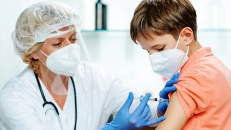 Vacuna Moderna: 8 posibles efectos secundarios en niños y adolescentes