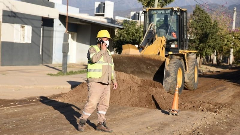 Comenzó un mega plan de pavimentación en el norte de la Capital