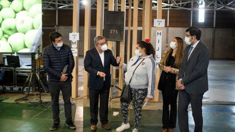 Comenzó el operativo de entrega de 7.583 nuevas Tarjetas AlimentAR