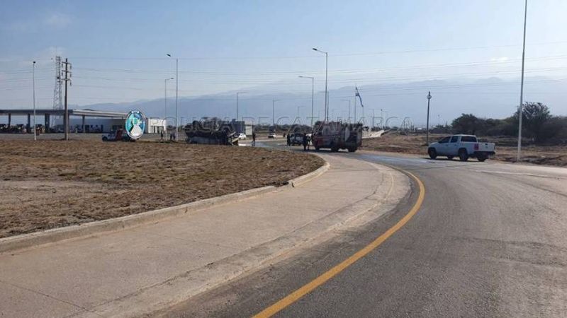 Volcó un camión en Ruta Nacional N°38