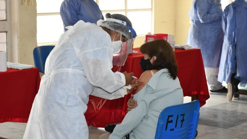 Catamarca comienza con la combinación de vacunas