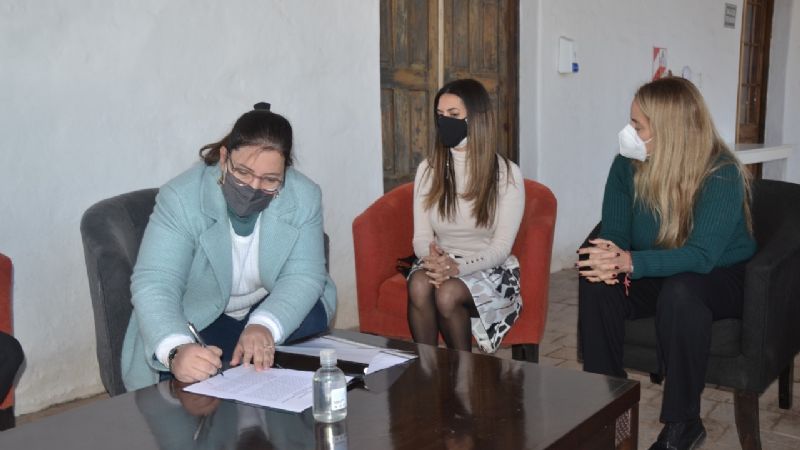 Convenio para promover el turismo minero en Catamarca