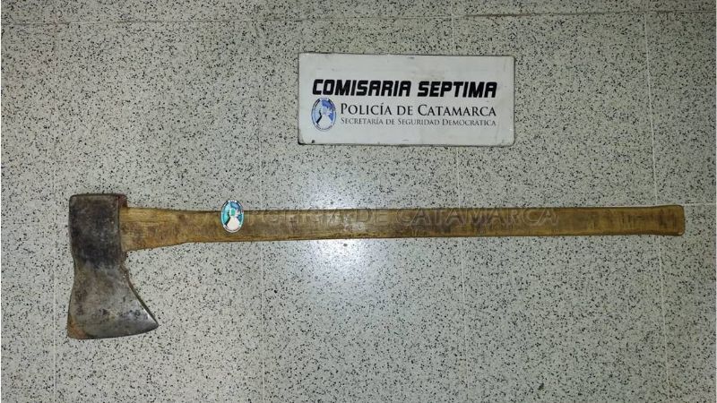 Amenazó a su pareja con un hacha y le secuestraron plantines de marihuana