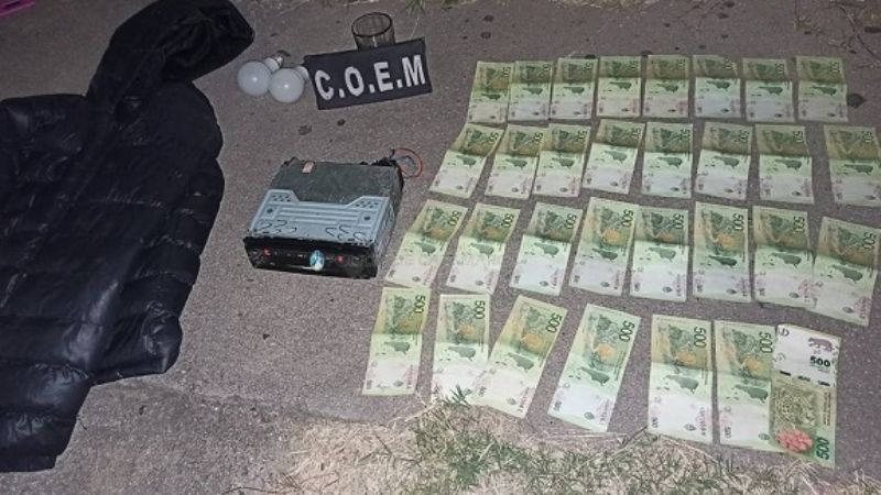 Los sorprenden forzando puertas de autos