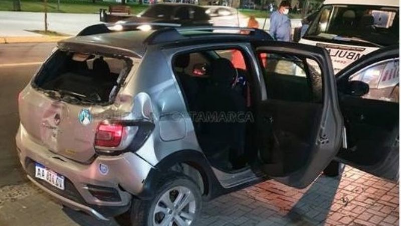 Terminó hospitalizado tras colisionar contra un colectivo