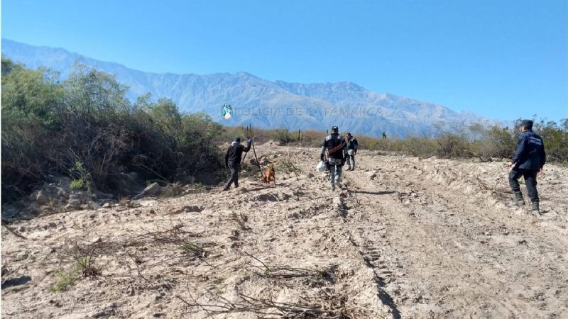 Encuentran a abusador escondido en un descampado