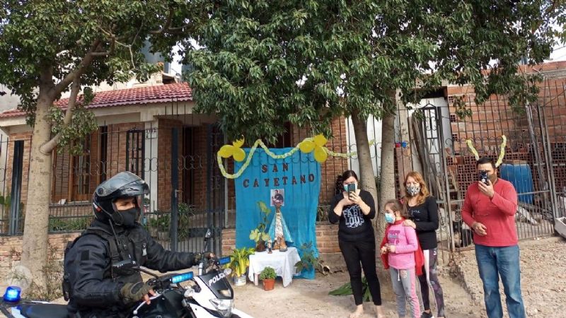 Caravana de San Cayetano en el norte capitalino