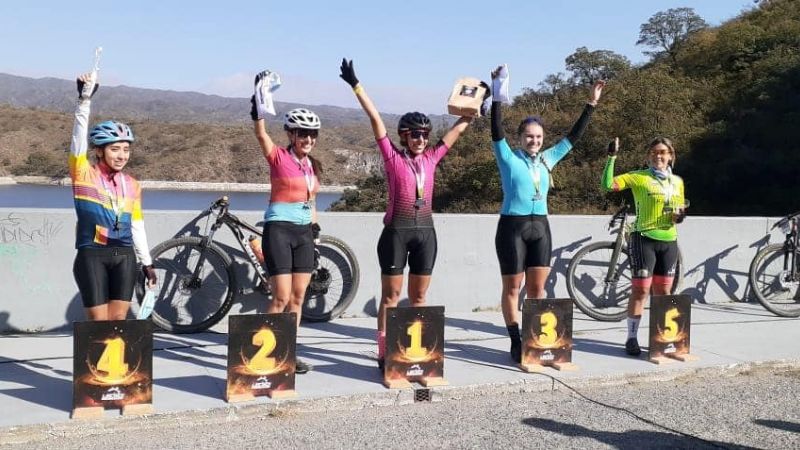 Agüero y Rojas los primeros en trepar el Murallón