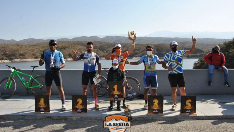 Agüero y Rojas los primeros en trepar el Murallón