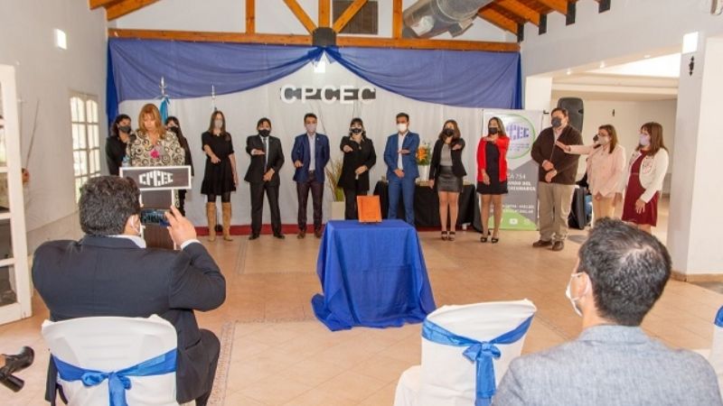 Rueda juró como presidente de Ciencias Económicas