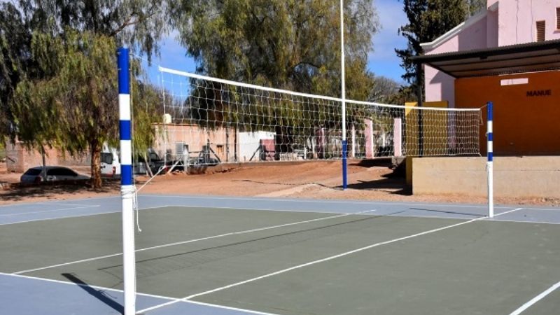 Inauguran refacciones en un playón deportivo