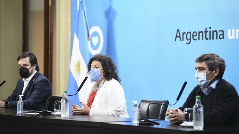 Ministros destacan la gran adhesión a la combinación de vacunas