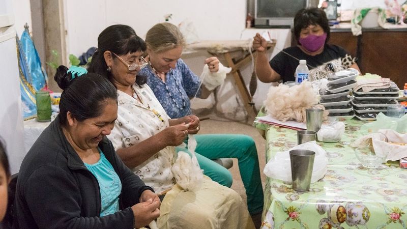 Las artesanas hilanderas del Abaucán presentaron su catálogo de ventas online