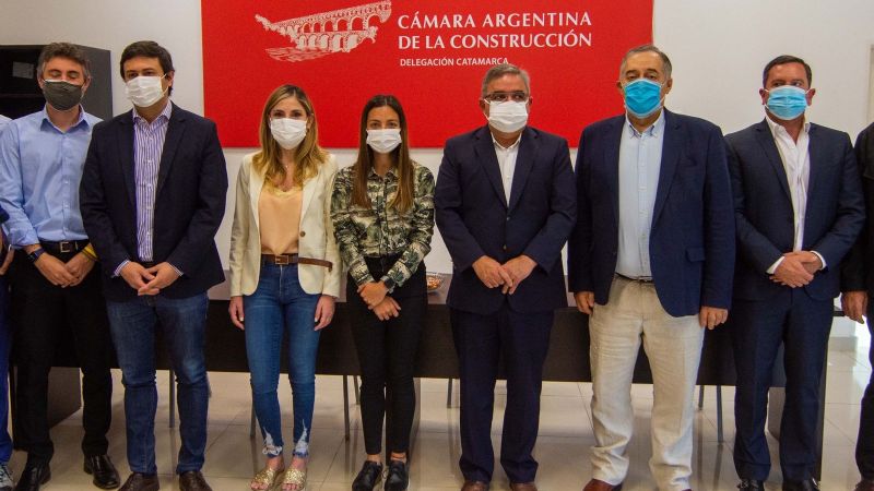 Jalil se reunió con la Cámara de la Construcción por proyecto de 200 viviendas