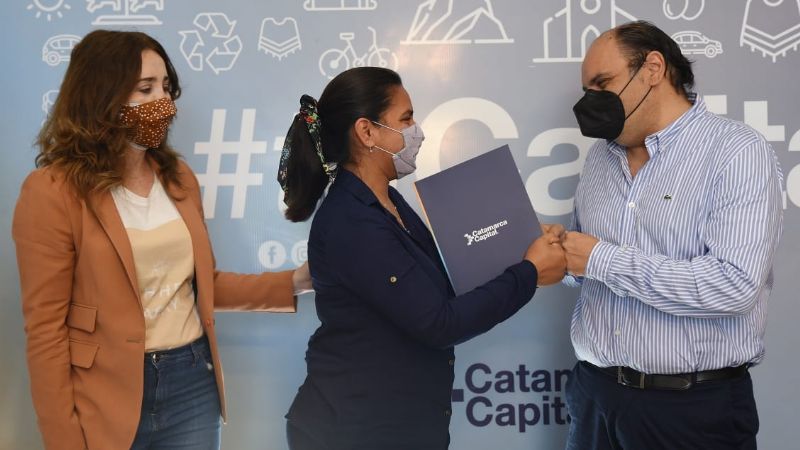 Entregaron ayudas económicas a 10 proyectos de la incubadora municipal