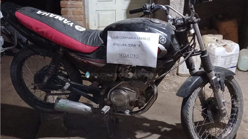 Secuestran una moto oculta en un descampado