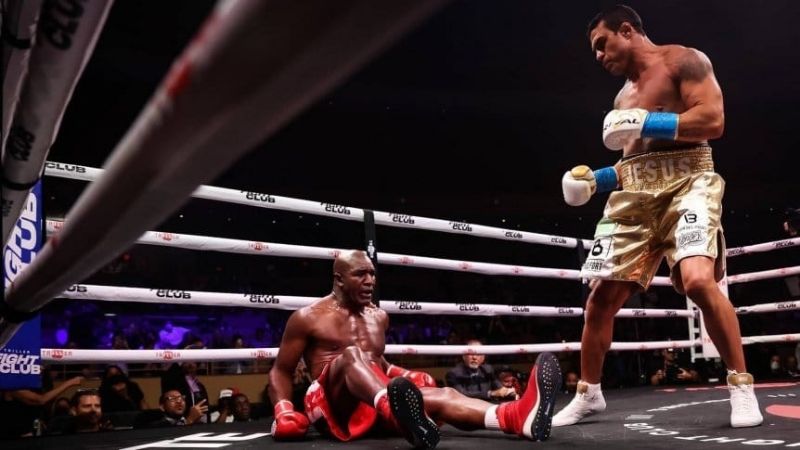 El regreso de Holyfield fue un fiasco