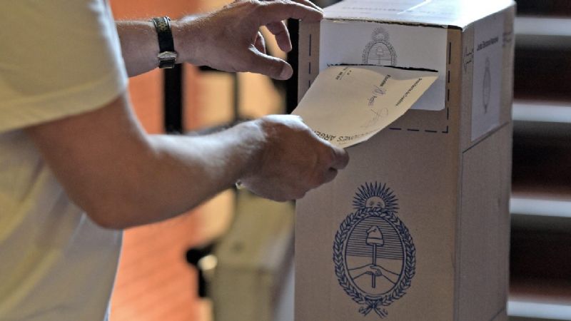 Distancia, birome y DNI en mesa: el protocolo para votar