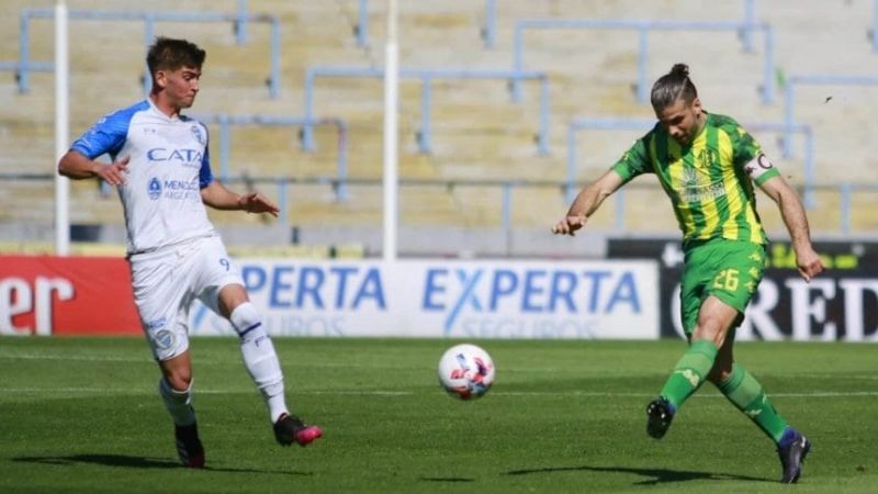 Lanús venció a Independiente y lidera la Liga Profesional