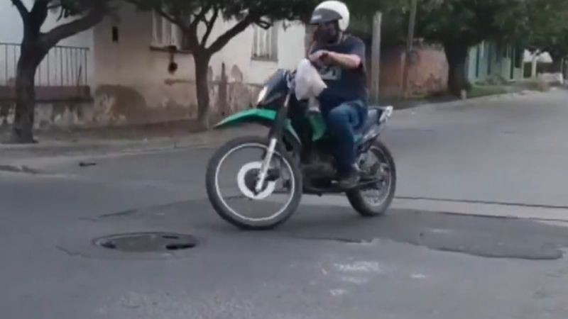 Perseguía al ladrón y sufrió un grave accidente