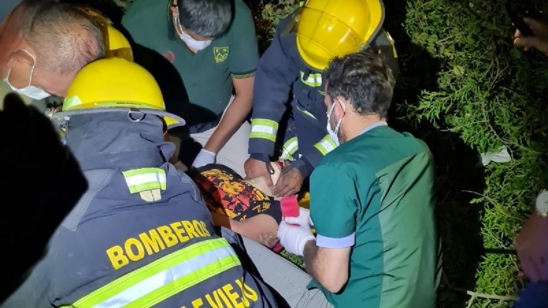 Doble accidente por la caída de un árbol en Valle Viejo