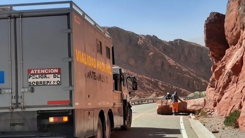 Derrumbe en ruta entre Fiambalá y Cortaderas