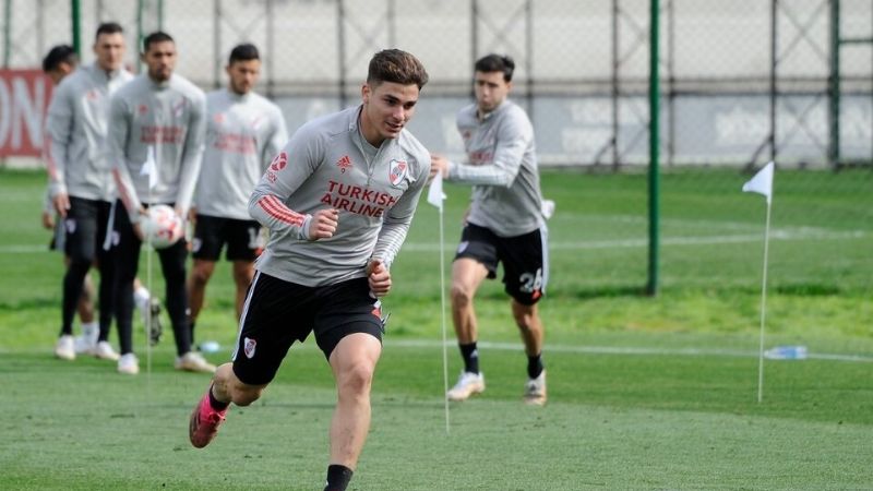 River, casi completo, visita a Newell's, buscando escalar